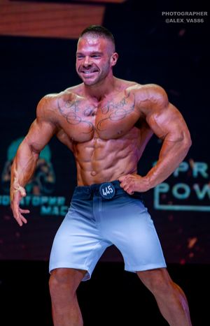 REAL NOVICE MEN‘S PHYSIQUE